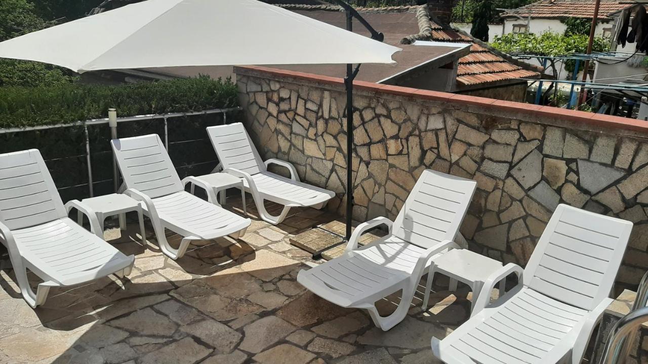 Family Hotel Favourite Obzor Exterior photo