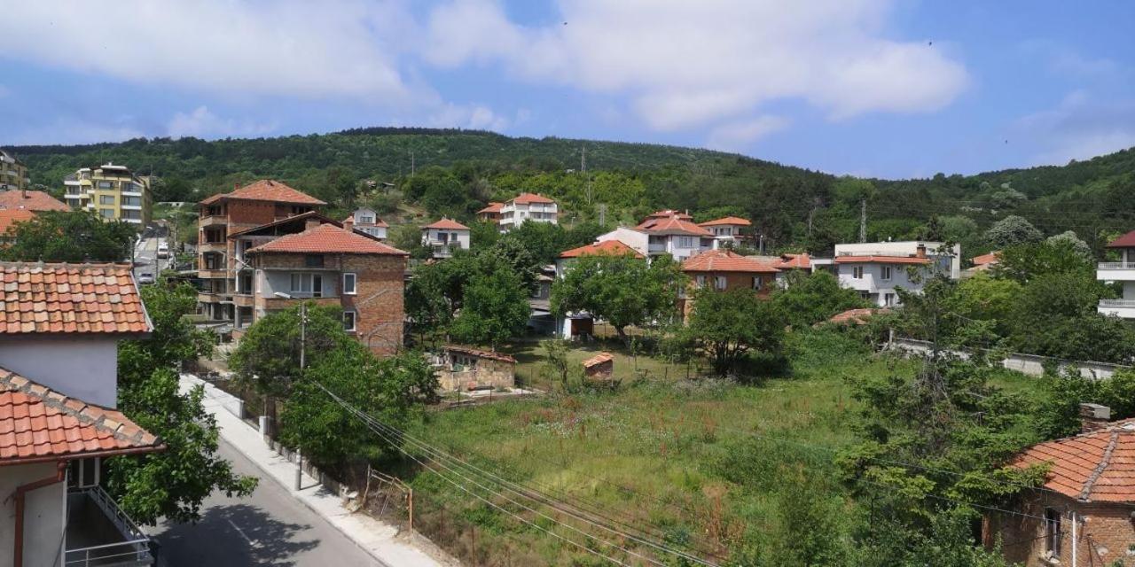 Family Hotel Favourite Obzor Exterior photo