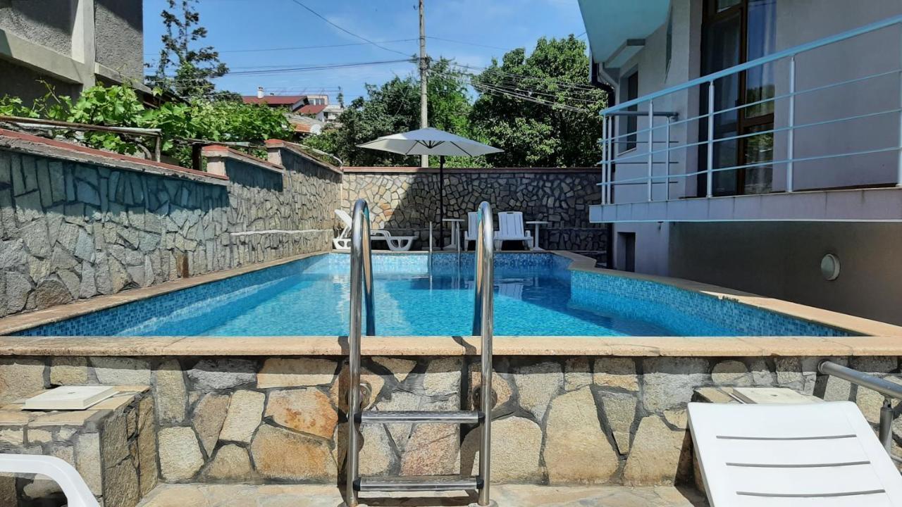 Family Hotel Favourite Obzor Exterior photo