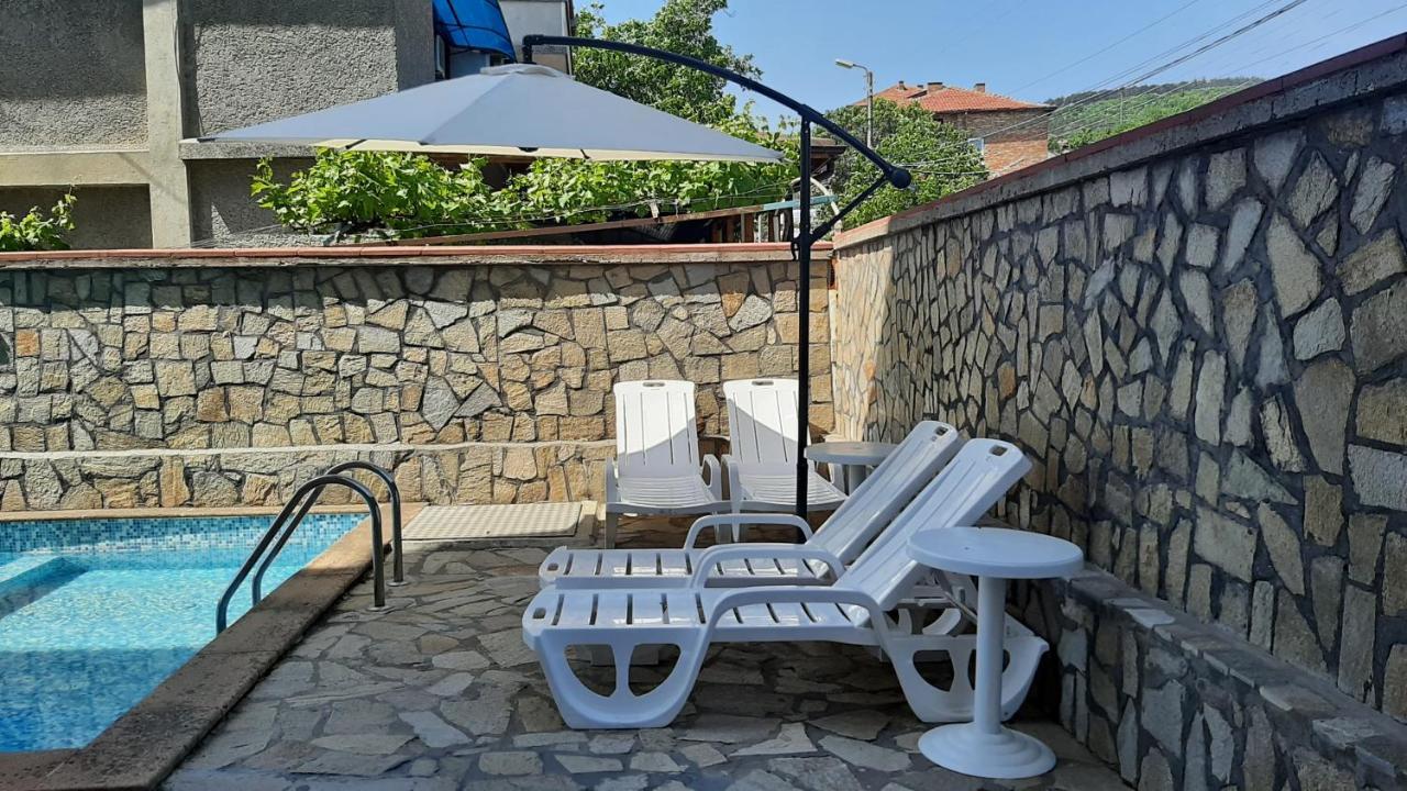 Family Hotel Favourite Obzor Exterior photo