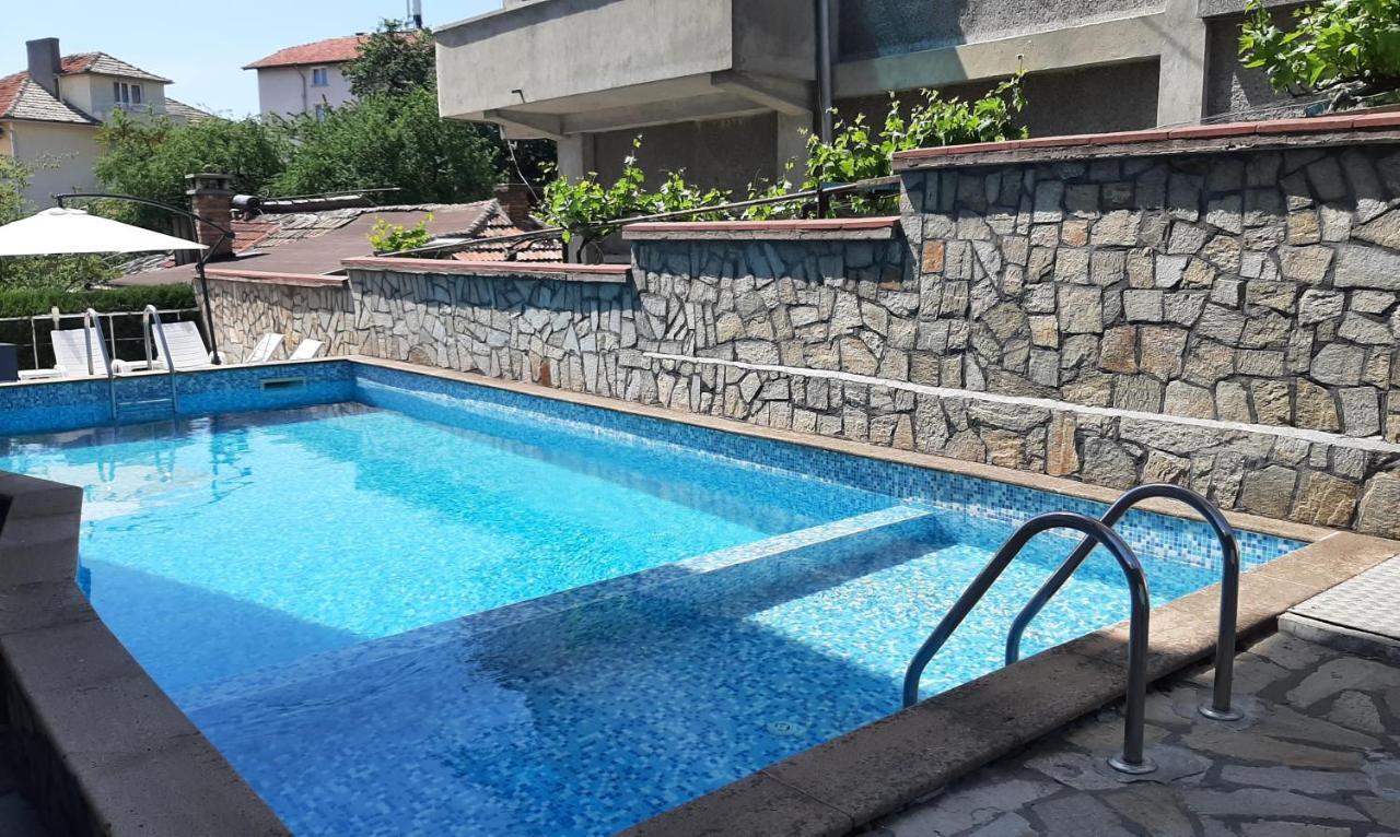 Family Hotel Favourite Obzor Exterior photo